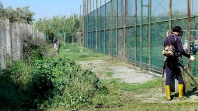 Saha çalışmalarını sürdüren Efeler Belediyesi ekipleri, Kocagür Mahallesi’nde ot biçme