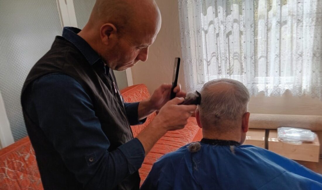 Kentte sergilediği sosyal belediyecilik faaliyetlerine devam eden Efeler Belediye Başkanı