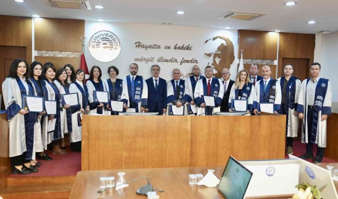 Ege Üniversitesi Rektörü Prof. Dr. Musa Alcı başkanlığında yapılan senato