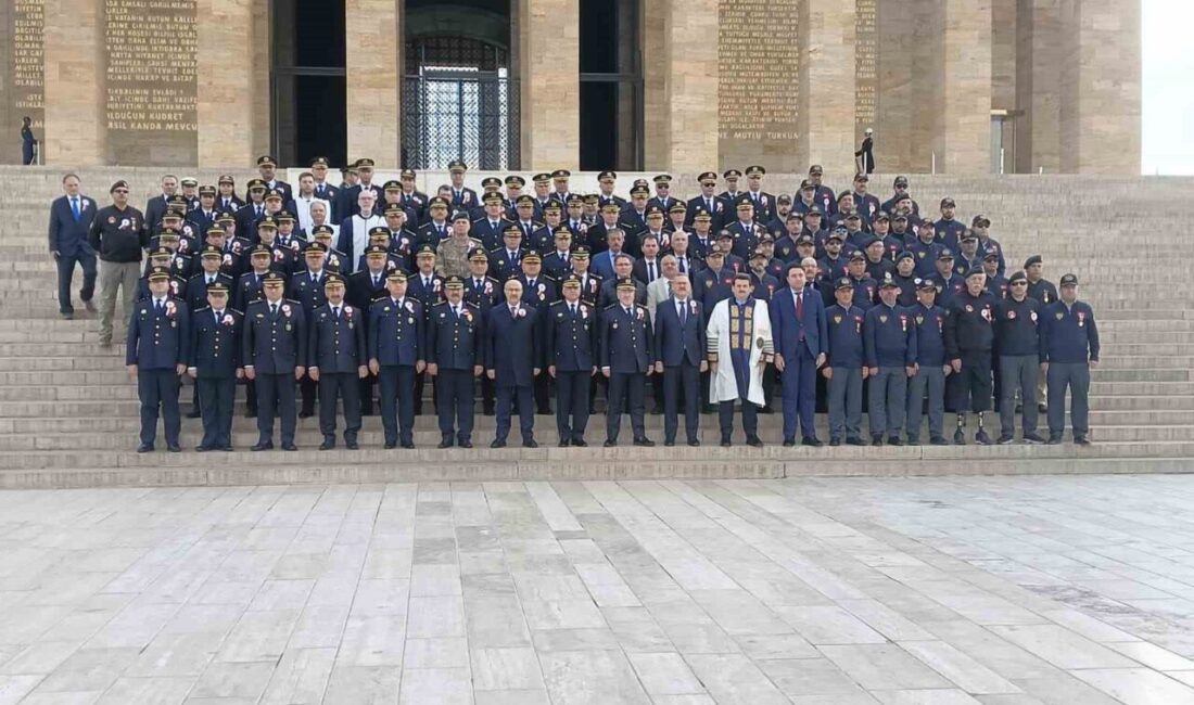 Emniyet Genel Müdürü Mahmut Demirtaş ile beraberindeki heyet, Türk Polis