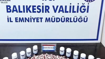 Balıkesir’in Erdek ilçesinde uyuşturucu tacirlerine yönelik düzenlenen operasyonda yakalanan 5