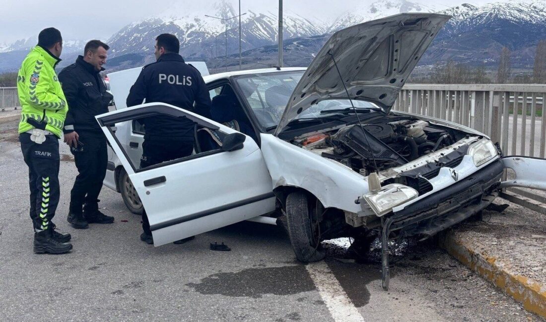 Erzincan’da meydana gelen trafik kazasında 2 kişi yaralandı. Alınan bilgiye