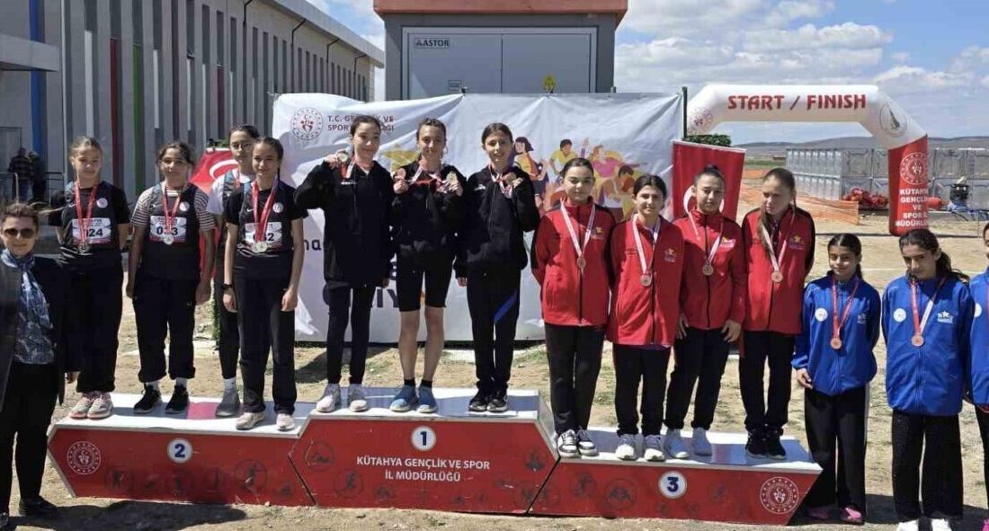 Kütahya’da düzenlenen Anadolu Yıldızlar Ligi 1. Kademe Müsabakalarına katılan Eskişehir