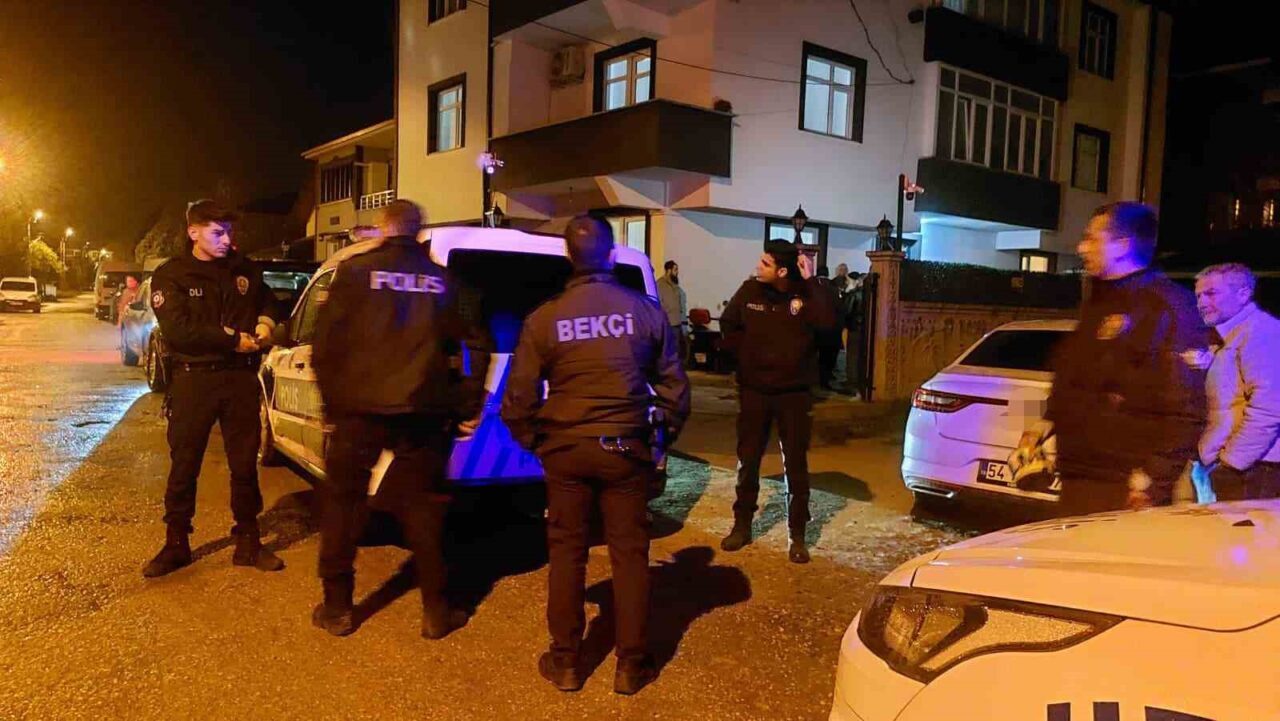 Sakarya’nın Akyazı ilçesinde yaşayan 65 yaşındaki 3 çocuk babası, eşya