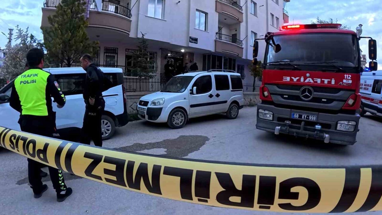 Aksaray’da yalnız yaşadığı evinin mutfağındaki ocakta çıkan yangını söndürmek isteyen