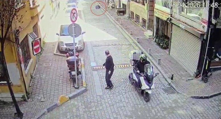 İstanbul’un Fatih ilçesinde cezaevinden izinli çıkarak ailesinin yanına gelen şahıs