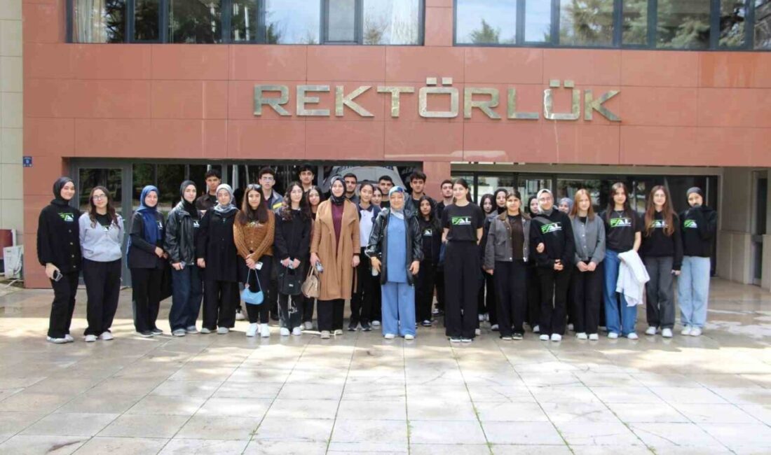 Fırat Üniversitesi, nisan ayı boyunca gerçekleştirdiği tanıtım faaliyetleriyle bölgedeki öğrencileri