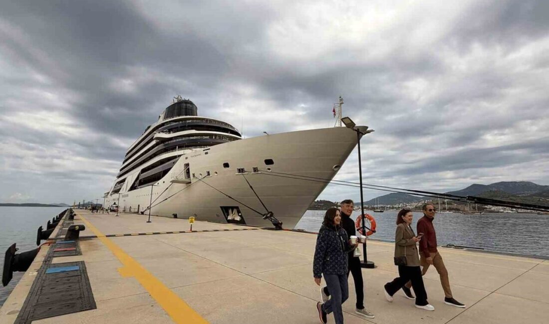 Bodrum Lüks kruvaziyer gemisi Four Seasons 1’i ağırladı. Malta bayraklı