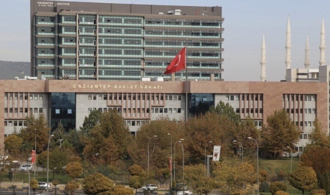 Gaziantep’te boşanmak isteyen eşini, kafasına ve yüzüne taşla vurarak darp