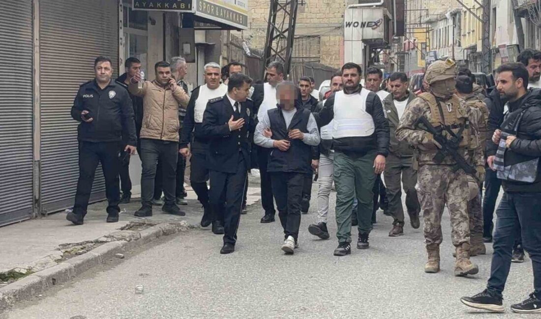 Gaziantep’te çok sayıda suçtan aranan ve polisin ‘teslim ol’ çağrılarına