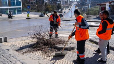 Gölbaşı Belediyesi, Taşpınar Mahallesi’nde kapsamlı bir temizlik çalışması gerçekleştirdi. Baharın