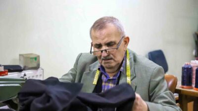 Gümüşhane’de 1970 yılından bu yana terzilik yapan şehrin en eski