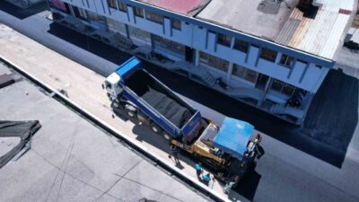 Manisa Büyükşehir Belediyesi, Kula Ayakkabıcılar Sitesi’nde yağışlar nedeniyle ara verilen