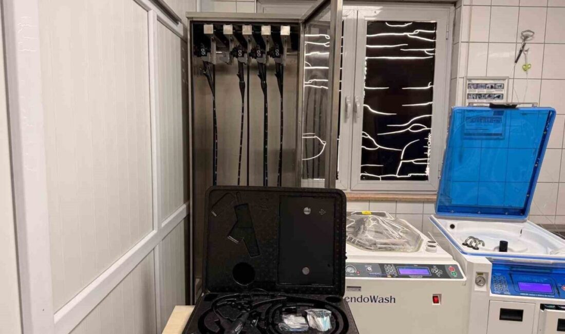 Hakkari Devlet Hastanesi’nde Endoskopik Retrograd Kolanjiyopankreatografi (ERCP) cihazı hizmete alındı.