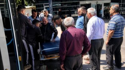 Adıyaman’da halk otobüsünde fenalaşan yolcuyu şoför, güzergahını değiştirerek hastaneye ulaştırdı.