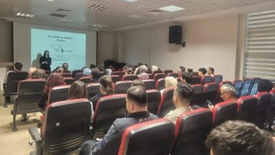 Sinop’un Ayancık ilçesinde Ayancık Devlet Hastanesi sağlık çalışanları ve idari