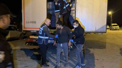 Tokat’ın Erbaa ilçesinde durdurulan İran plakalı bir tırın dorsesinde 18