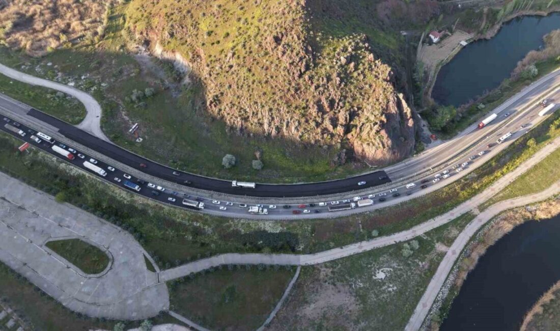 Kırıkkale’de iki otomobilin çarpıştığı kazada 3 kişi yaralandı. Kaza sebebiyle