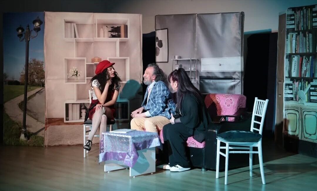 İncirliova Kültür ve Sanat Şenliği kapsamında sahnelenen “Oğluma Kız mı