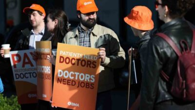 İngiltere’de asistan doktorlar, maaş anlaşmazlığı nedeniyle 6 gün sürecek greve