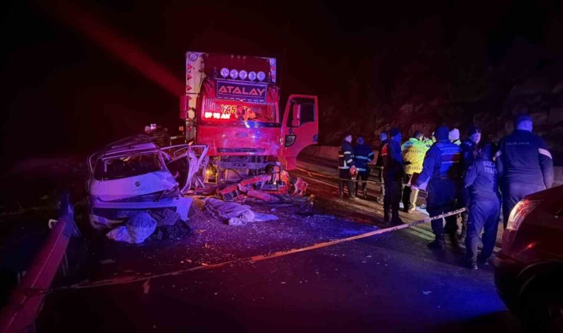 Antalya-Isparta karayolunda meydana gelen trafik kazasında ilk belirlemelere göre 1