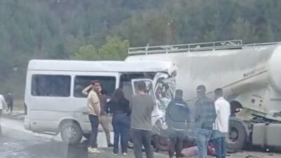 Antalya-Isparta karayolunda meydana gelen trafik kazasında ilk belirlemelere göre 7