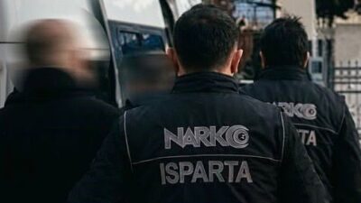 Isparta’da polis ekiplerince düzenlenen operasyonda çeşitli uyuşturucu maddeler ele geçirilirken,