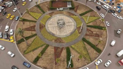 İzmir’de 9 Eylül Meydanı baştan aşağı yenilendi. 4 bin metrekarelik