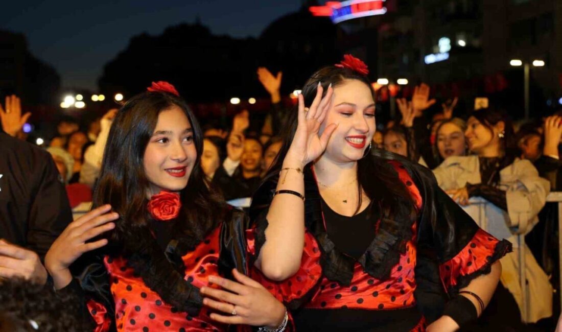 Kocaeli’de Dünya Romanlar Günü, kortej yürüyüşü, konser ve dans gösterileriyle