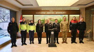 Gaziantep İl Jandarma Komutanı Tümgeneral Halil Şen ve beraberindeki heyet,