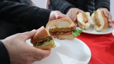 SAMSUN (İHA) – Samsun’da kadın üreticiler, istiridye mantarından turşu, köfte