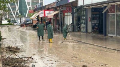 Osmaniye’nin Kadirli ilçesinde etkili olan sağanak yağışın ardından taşan Bülbül
