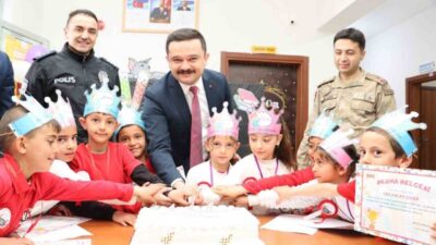 Erzurum’un Karayazı ilçesine bağlı Karşıyaka Mahallesi’nde bulunan Karşıyaka İlkokulu’nda “Okuma