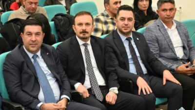 Kars’ta düzenlenen “Zirvede Kadın Var” paneli katılımcılardan yoğun ilgi gördü.