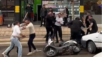 Gaziantep’te vatandaşlar, sahte kavga ihbarına gelen polisleri pasta ve alkışlarla