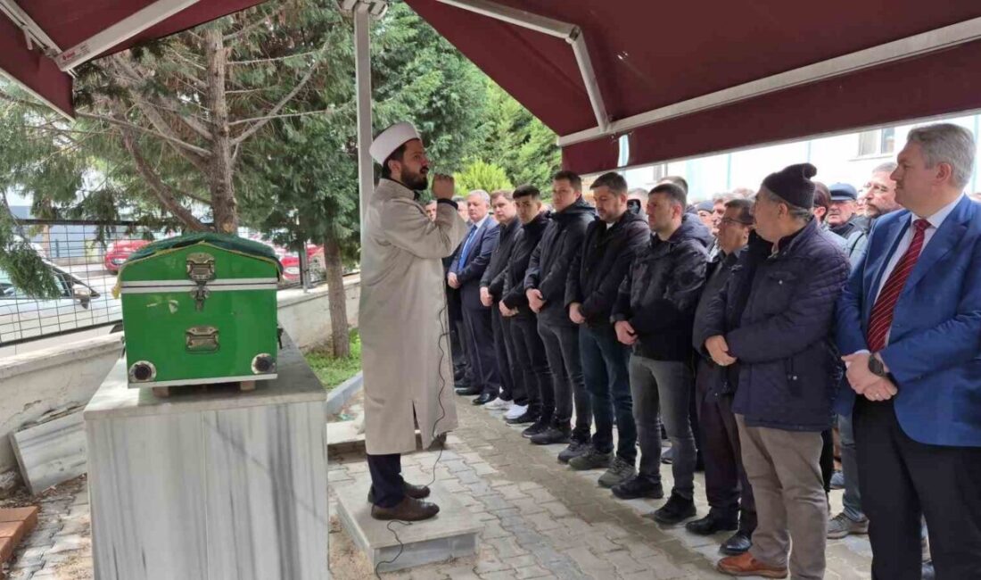 Eskişehir’de Günyüzü İlçe Kaymakamı Muhammed Raşit Kurt’un içinde bulunduğu araçla