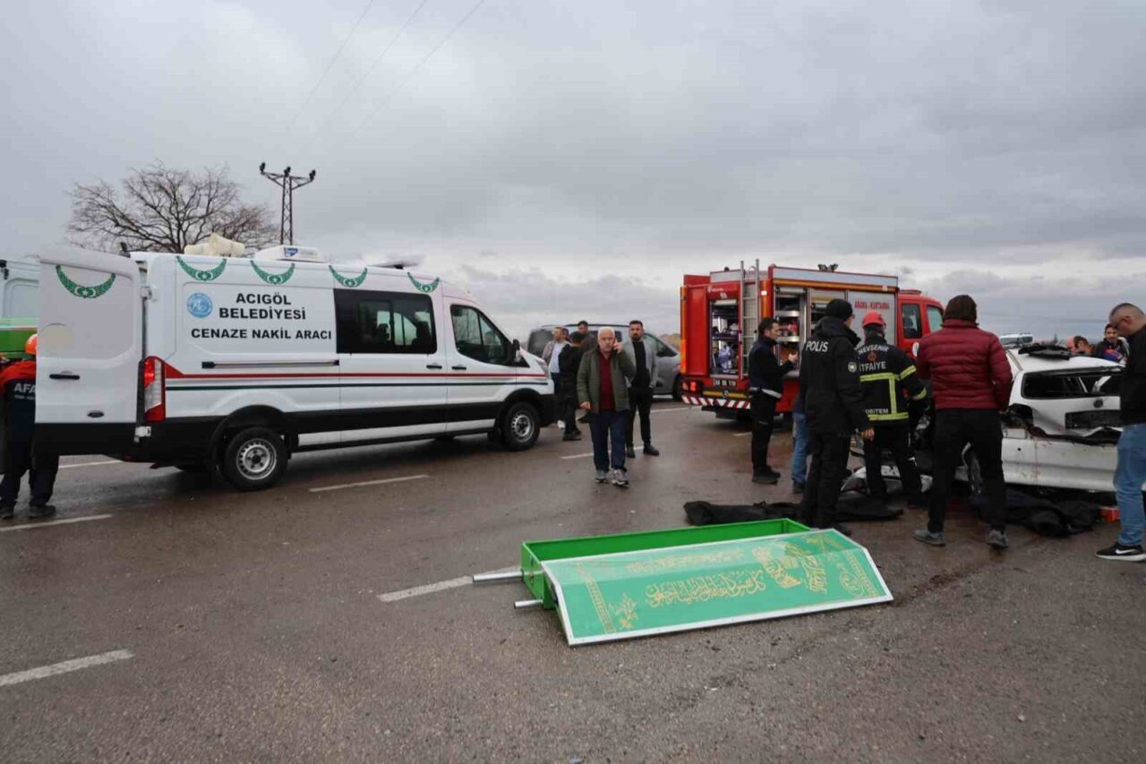 Nevşehir’de üç aracın karıştığı trafik kazasında hayatını kaybedenlerin sayısı 4’e