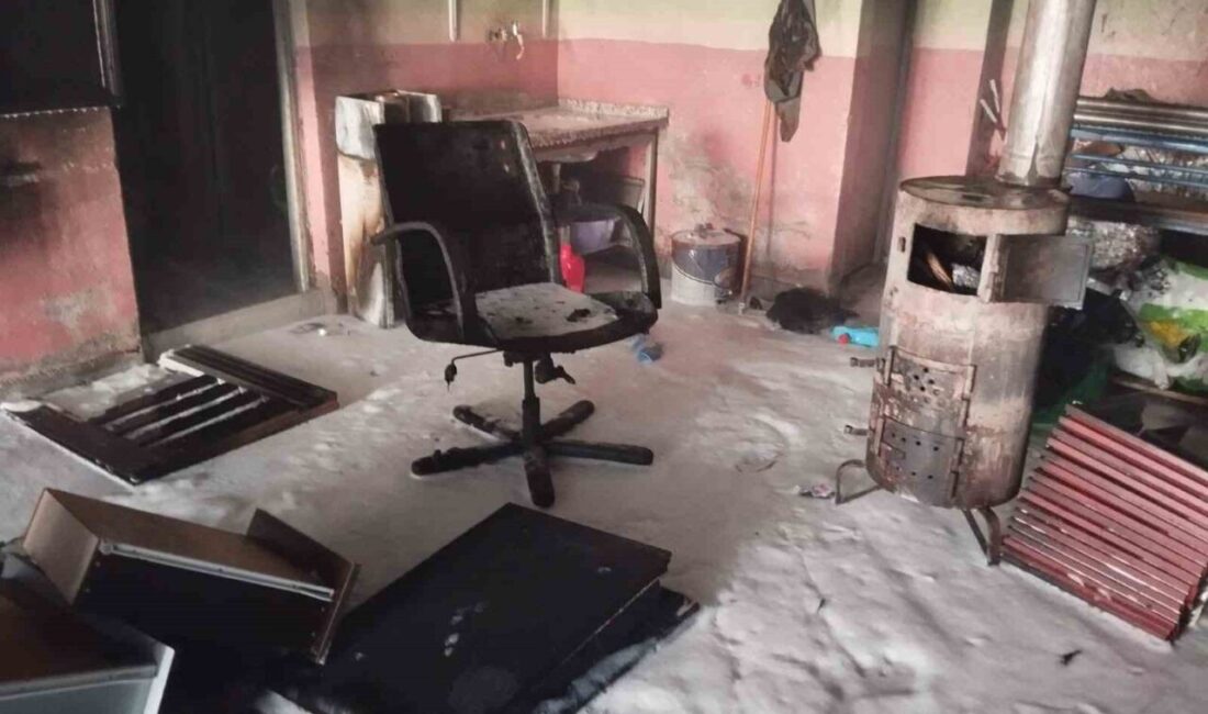 Gümüşhane’nin Kelkit ilçesinde sanayi sitesinde sobaya dökülen tinerin parlaması sonucu