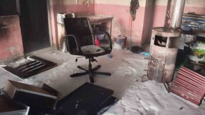 Gümüşhane’nin Kelkit ilçesinde sanayi sitesinde sobaya dökülen tinerin parlaması sonucu