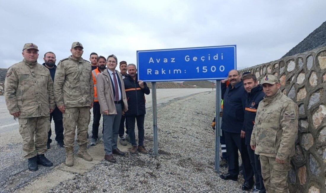 Kemaliye ilçesinde “Çimento Geçidi” olarak bilinen geçidin adı, “Avaz Geçidi”