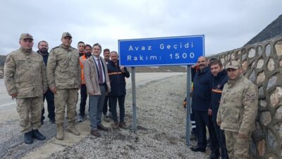 Kemaliye ilçesinde “Çimento Geçidi” olarak bilinen geçidin adı, “Avaz Geçidi”