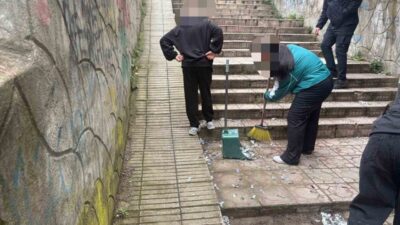 Zonguldak’ın Devrek ilçesinde doğul günü kutlamasında konfeti patlatarak çevreyi kirleten