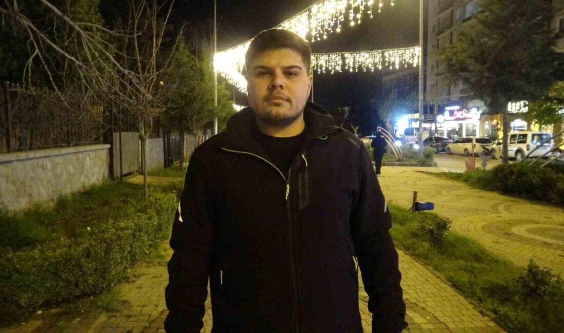 Eski CHP Gençlik Kolları Başkanı Resul Emre Çürükoğlu, yaklaşık bir