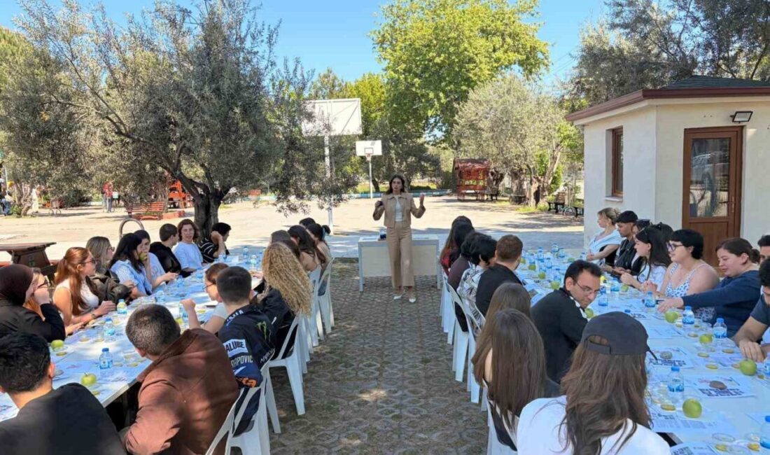 Balıkesir Üniversitesi Altınoluk Meslek Yüksekokulu’nda düzenlenen “Kimya Haftası” etkinlikleri, zeytinyağının