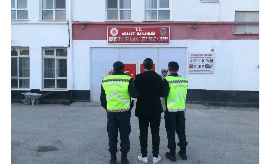 KIRŞEHİR (İHA) – Kırşehir’de jandarma ekiplerince göçmen kaçakçılığına yönelik yürütülen