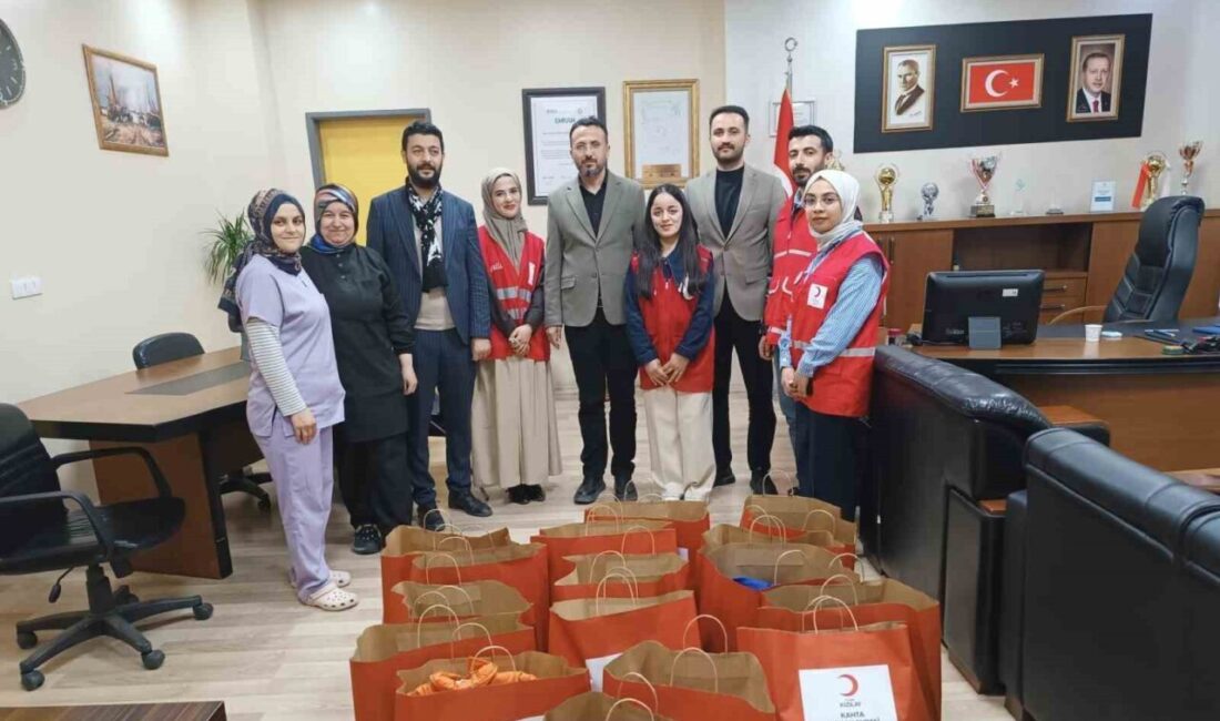 Adıyaman’ın Kahta ilçesinde Türk Kızılayı Şube Başkanı Ömer Faruk Dündar