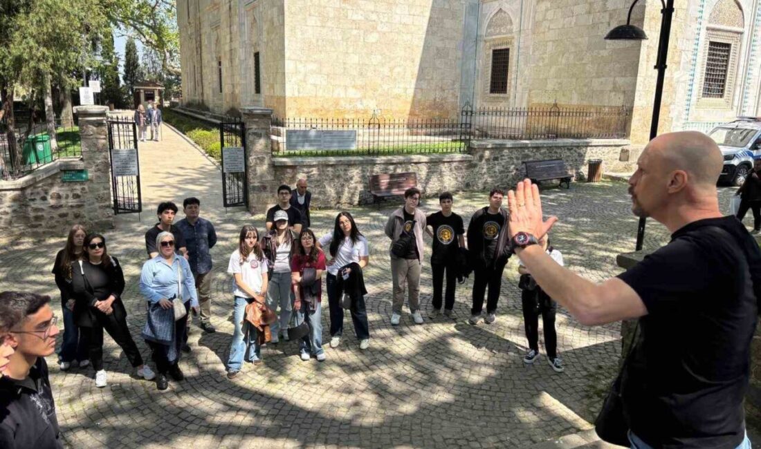 Kabataş Erkek Lisesi, Bursa Erkek Lisesi ve Adana Erkek Lisesi’nin