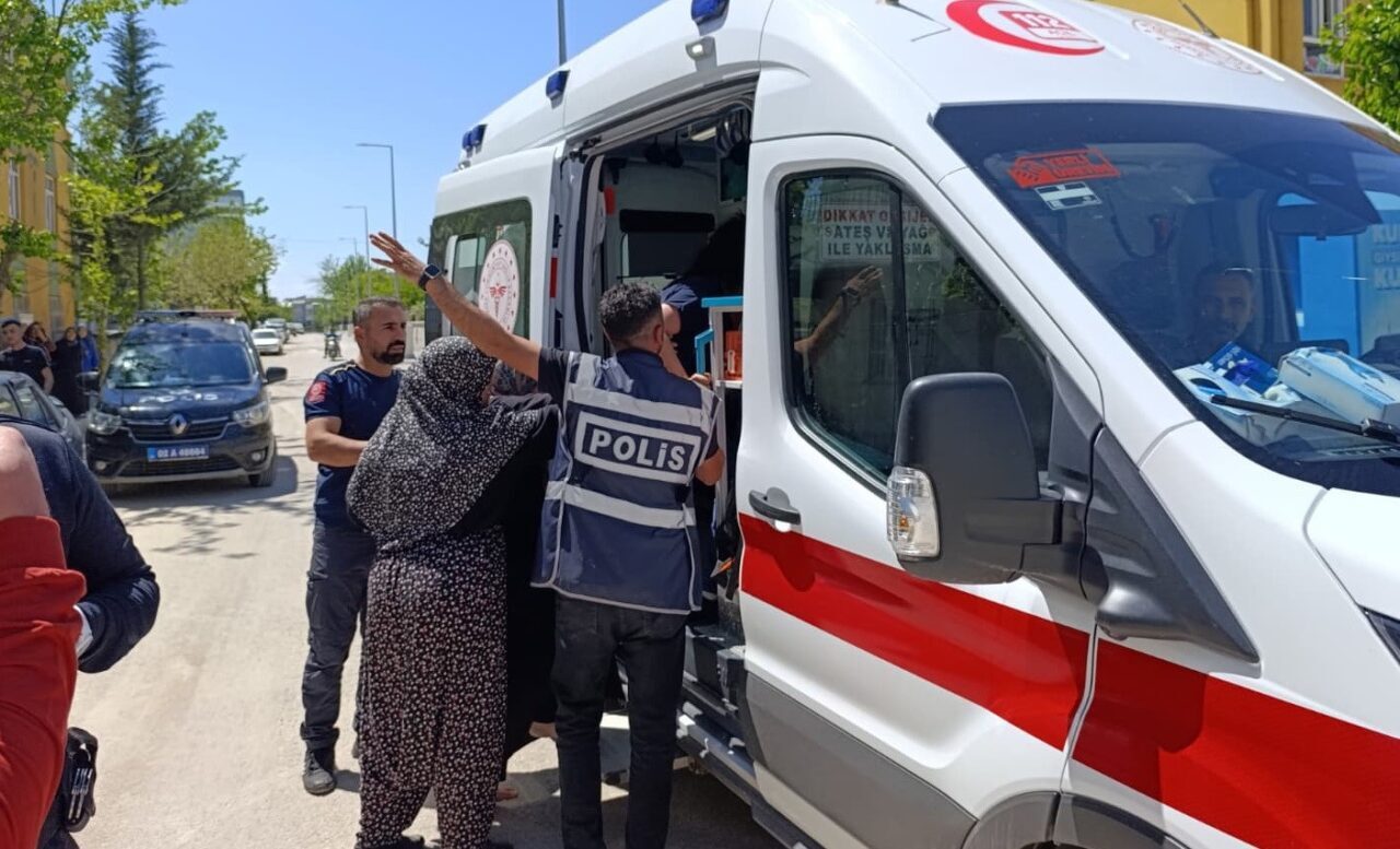 Adıyaman’da komşular arasında çıkan bıçaklı kavgada bir kadın darp sonucu