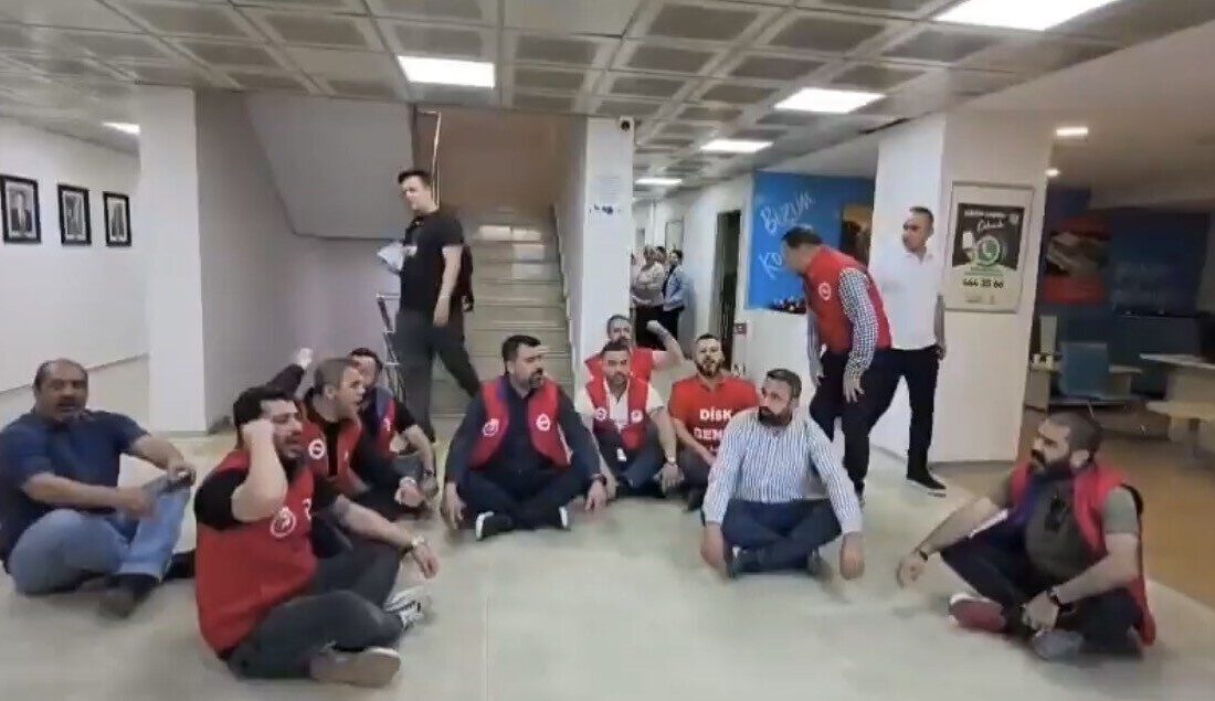 İzmir’de Konak Belediyesinde çalışan işçiler, Toplu İş Sözleşmesi (TİS) görüşmelerinde