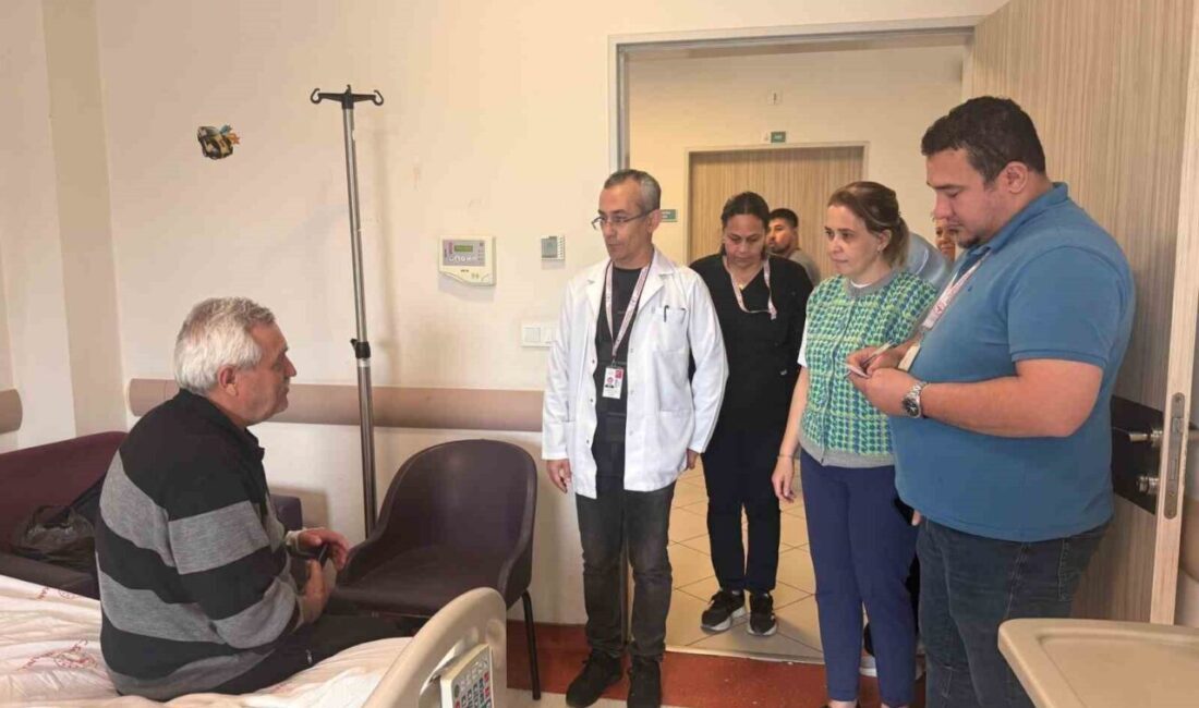 Muğla’nın Köyceğiz ilçesinde Devlet Hastanesinde yatan hastaların durumlarını yerinde takip